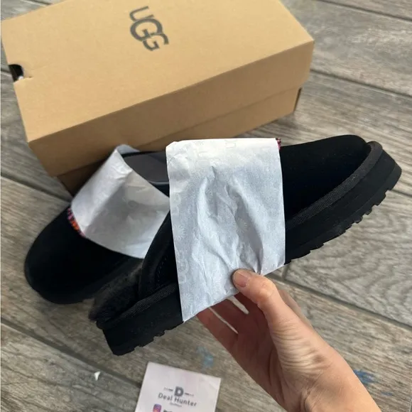 Brand New UGG Big Kids Tazzle Slippers “Black”