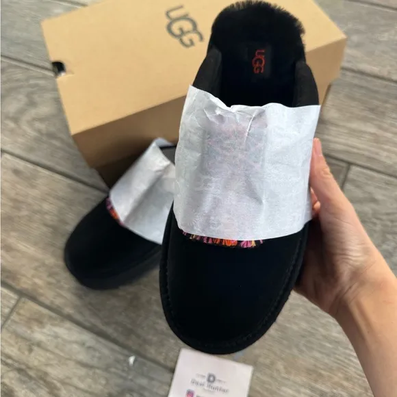 Brand New UGG Big Kids Tazzle Slippers “Black”