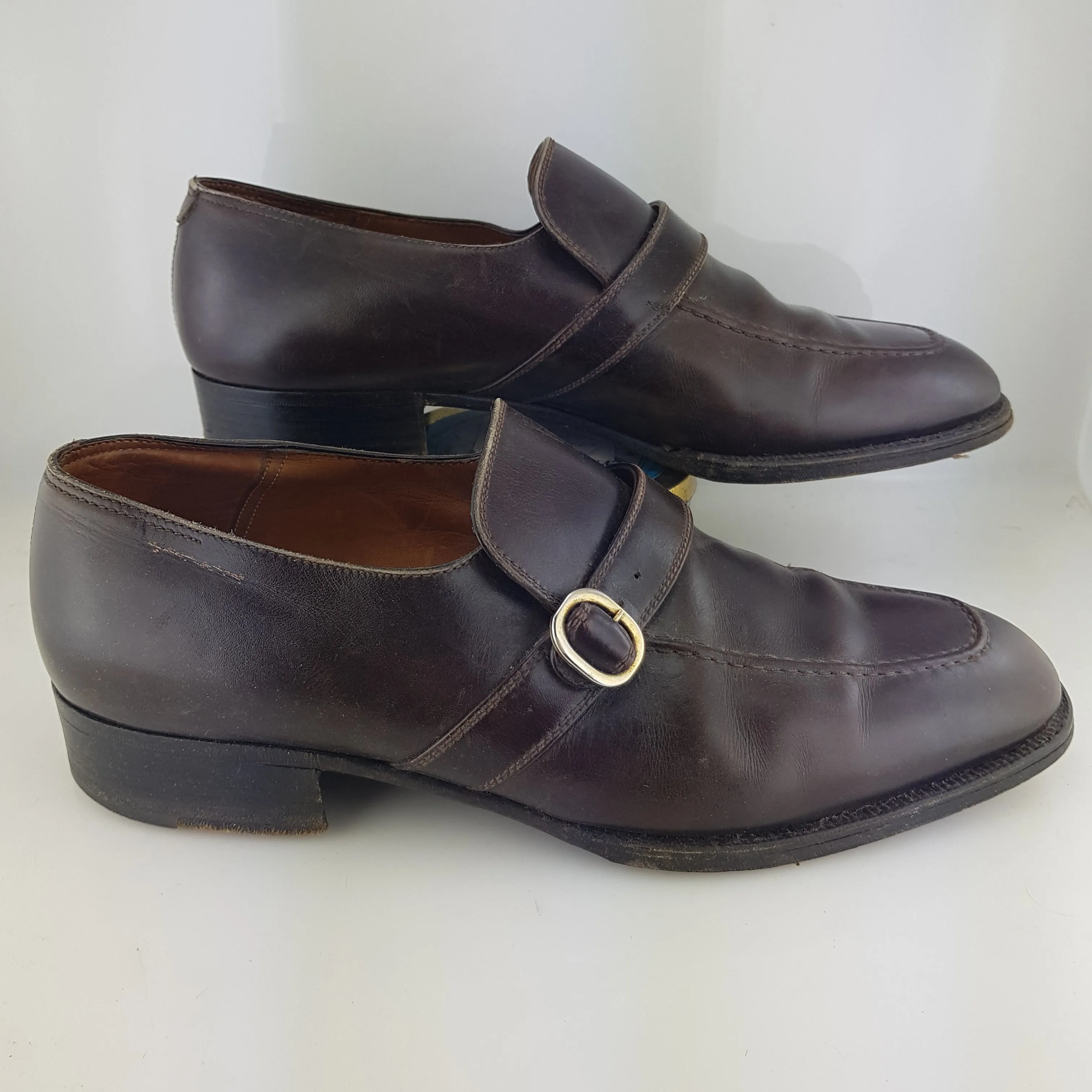 Buckle loafers