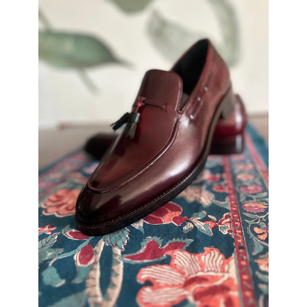 Burgundy Mirror Glossed Patina Loafers With Black Tassels