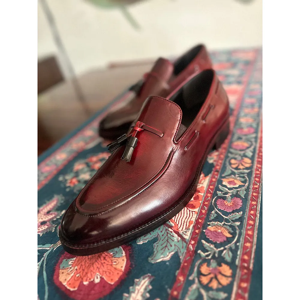 Burgundy Mirror Glossed Patina Loafers With Black Tassels