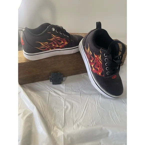 Heelys Pro 20 Flame &amp; Fire Print Embroidered Shoes-Size Youth 1-With No Wheels
