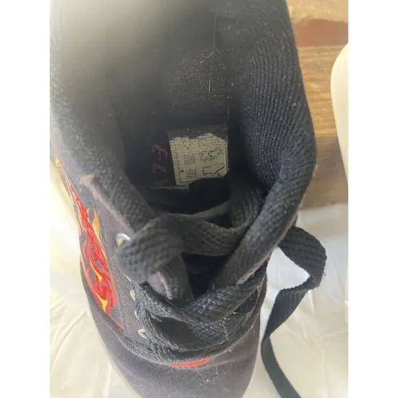 Heelys Pro 20 Flame &amp; Fire Print Embroidered Shoes-Size Youth 1-With No Wheels