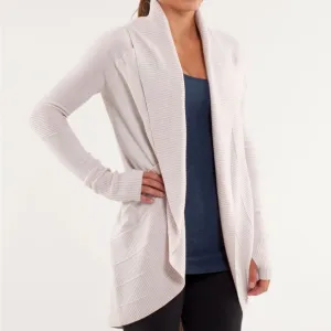 LULULEMON Women’s Blush Pink Transformation Wrap heathered dune/white size: 6