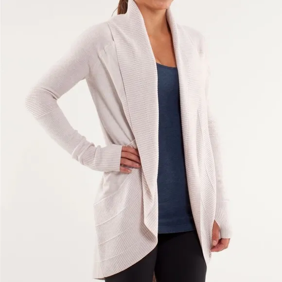 LULULEMON Women’s Blush Pink Transformation Wrap heathered dune/white size: 6