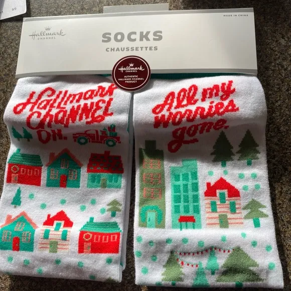 New! Hallmark movie channel Lounge Sleep Pajama Slippers socks set Great gift!