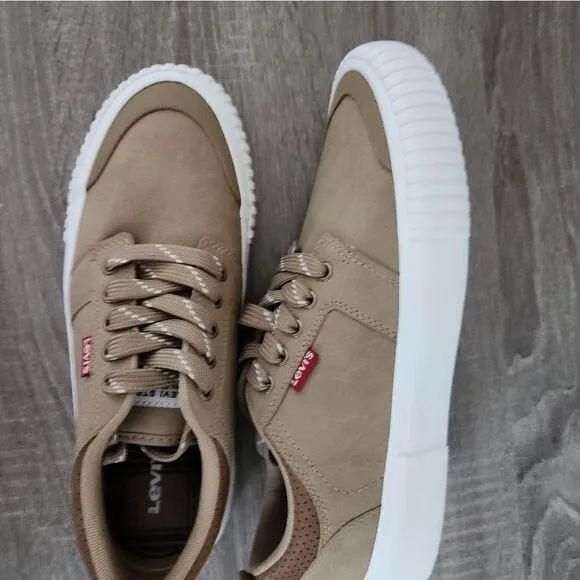 NEW MEN'S LEVI'S SHOES US 7 SIZE BROWN COLOR.
