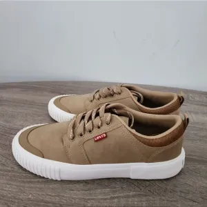 NEW MEN'S LEVI'S SHOES US 7 SIZE BROWN COLOR.