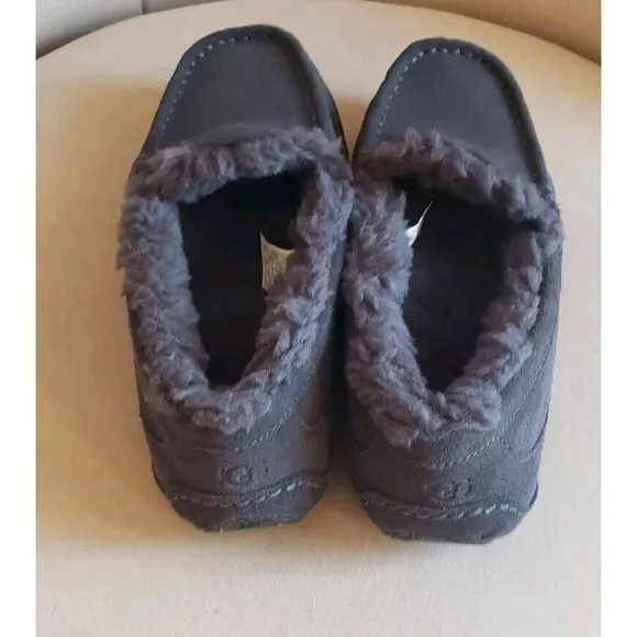 NEW UGG KIDS ASCOT SLIPPERS GREY SZ 4 US