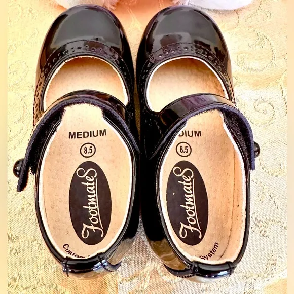 NWT BEAUTIFUL FORMAL GIRL TODDLER BLACK PATENT LEATHER MARY JANE Size 8.5 Girl