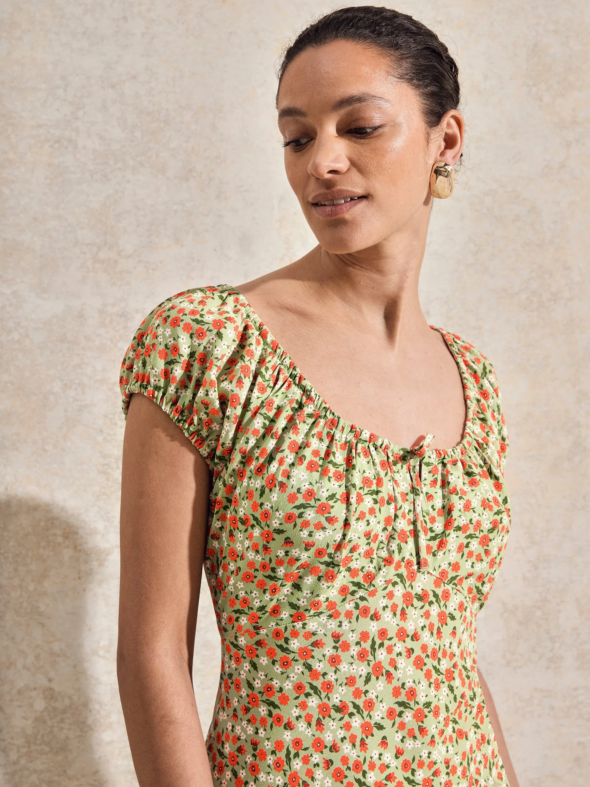 Petite Green Floral Gathered Neckline Midi Dress