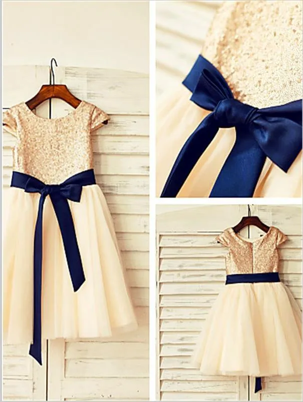 Princess Tulle Short Sleeves Sequin Flower Girl Dresses With Bowknot