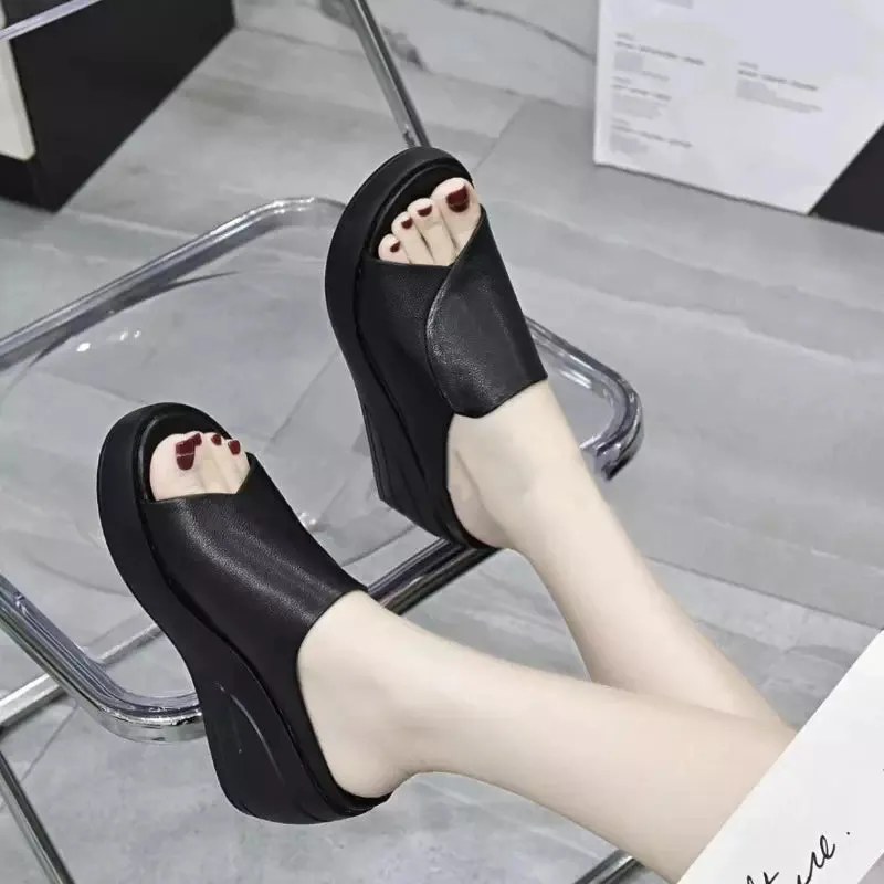 Summer slippers for women