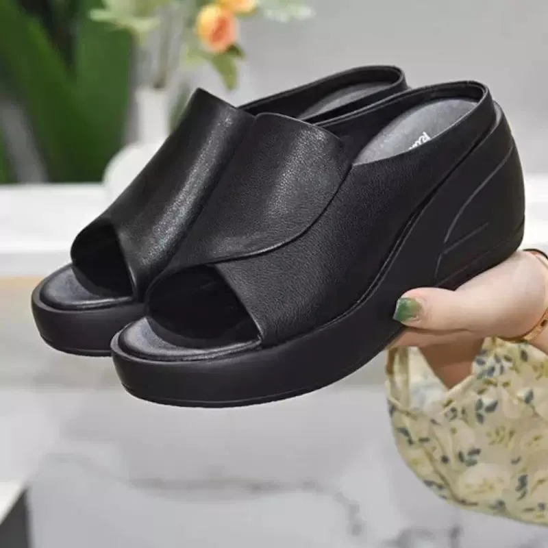 Summer slippers for women