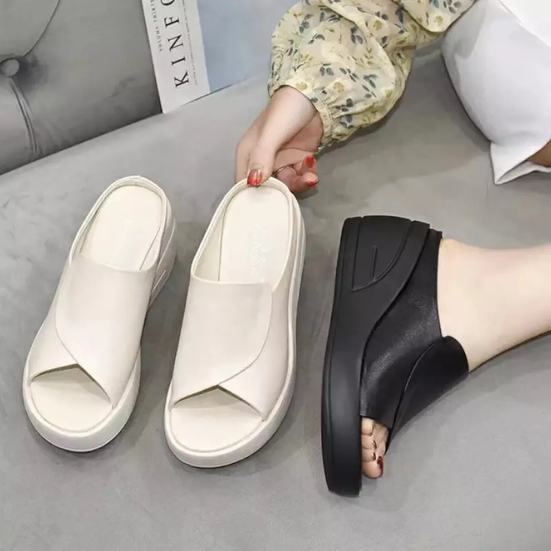 Summer slippers for women