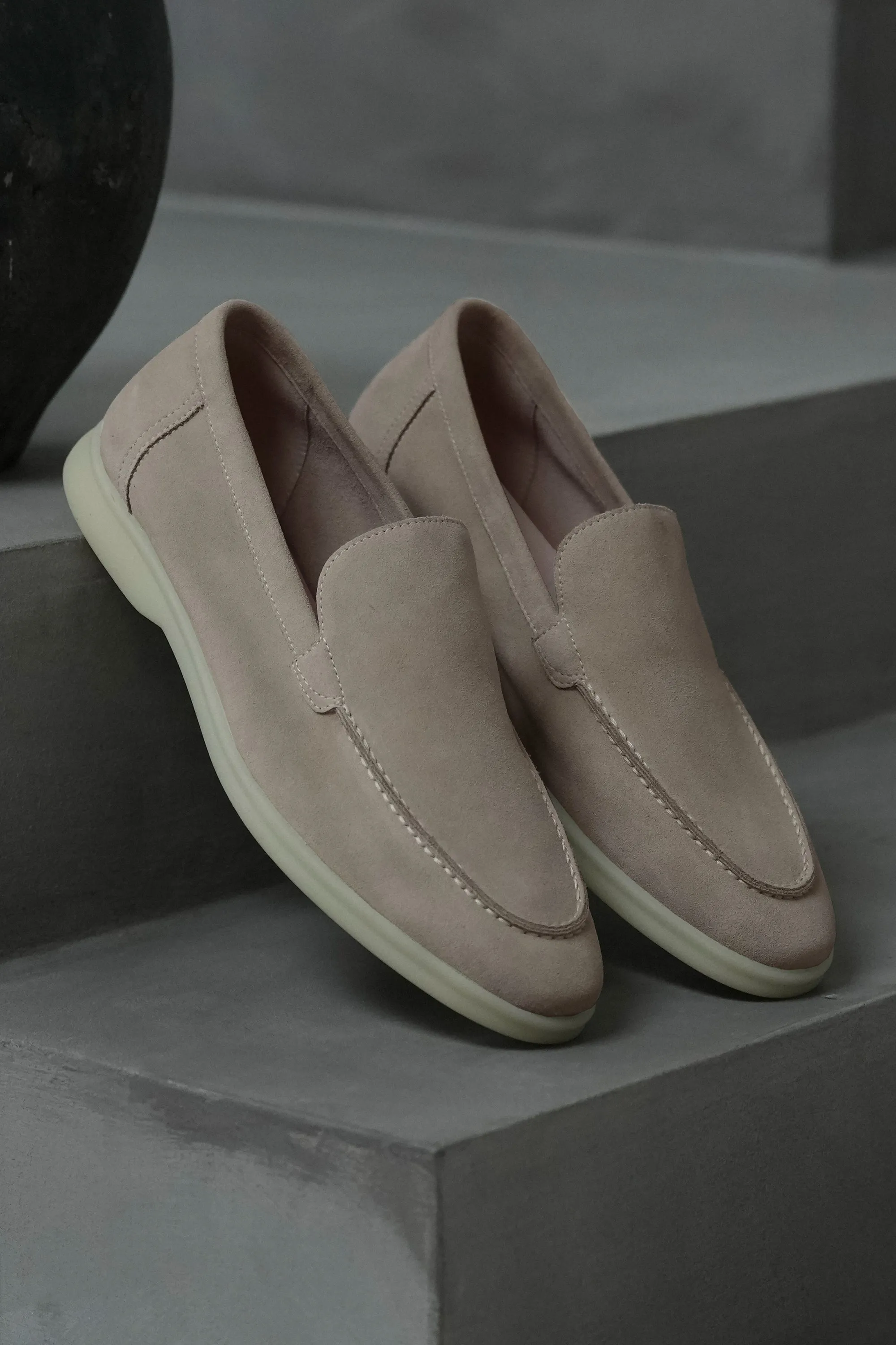 THE CLASSIC LOW LOAFER