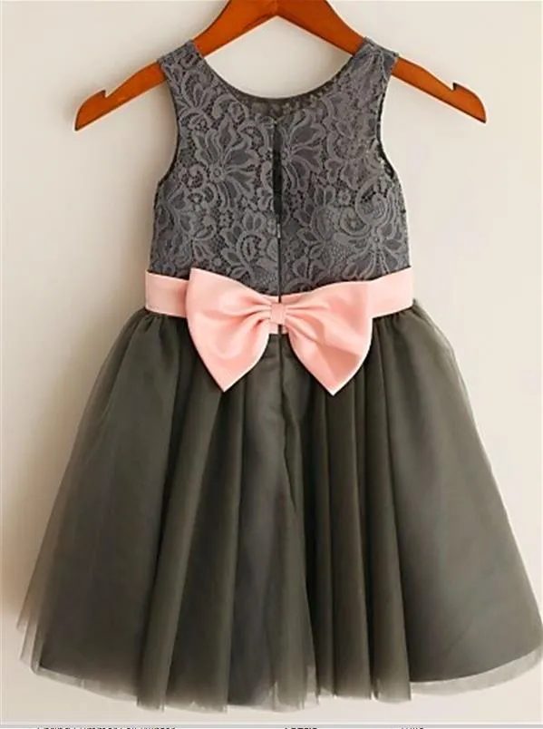 Tulle Princess Sleeveless Flower Girl Dresses Tea Length with Bowknot