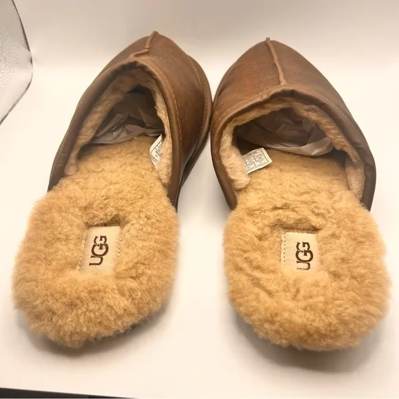 UGG Men’s Scuff Leather Slippers Size 10