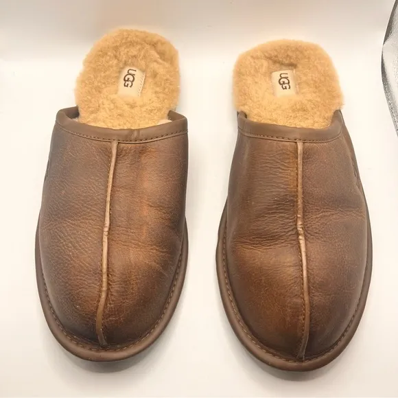 UGG Men’s Scuff Leather Slippers Size 10